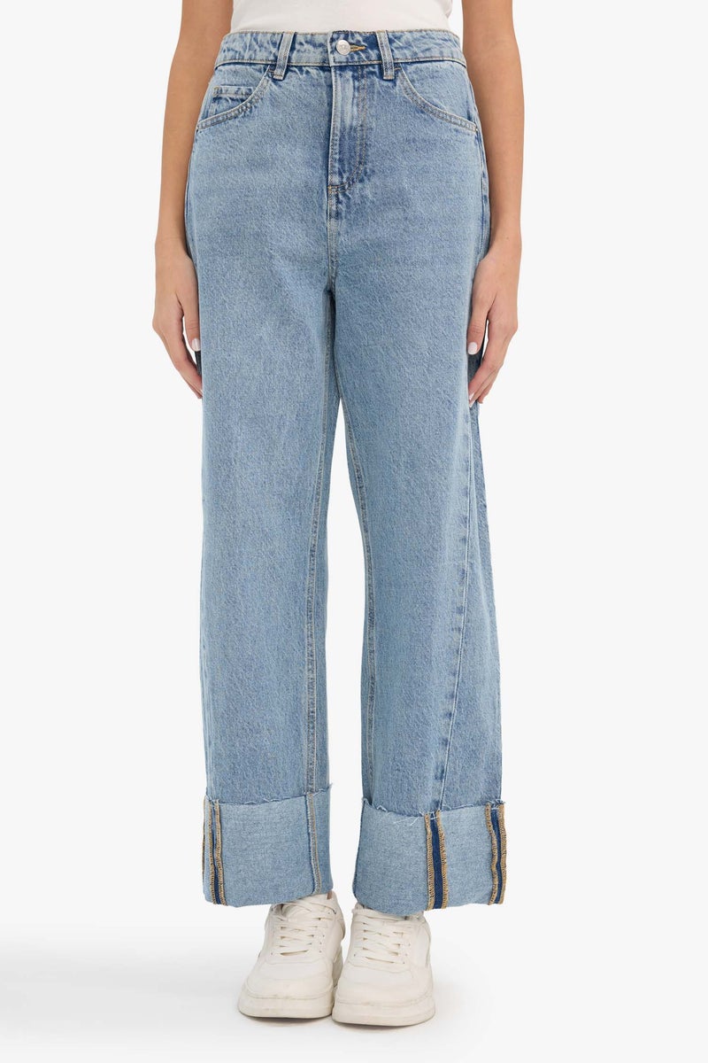 ديفاكتو بنطلون جينز قصة مريحة وحافة مطوية وخصر عالي - Image 3